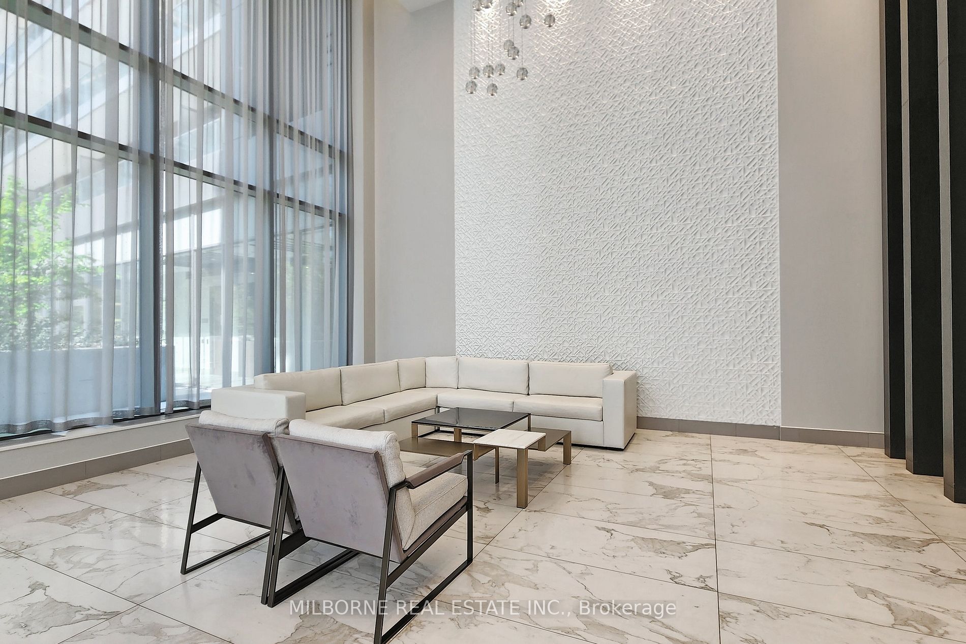 32 Forest Manor Rd, #2201