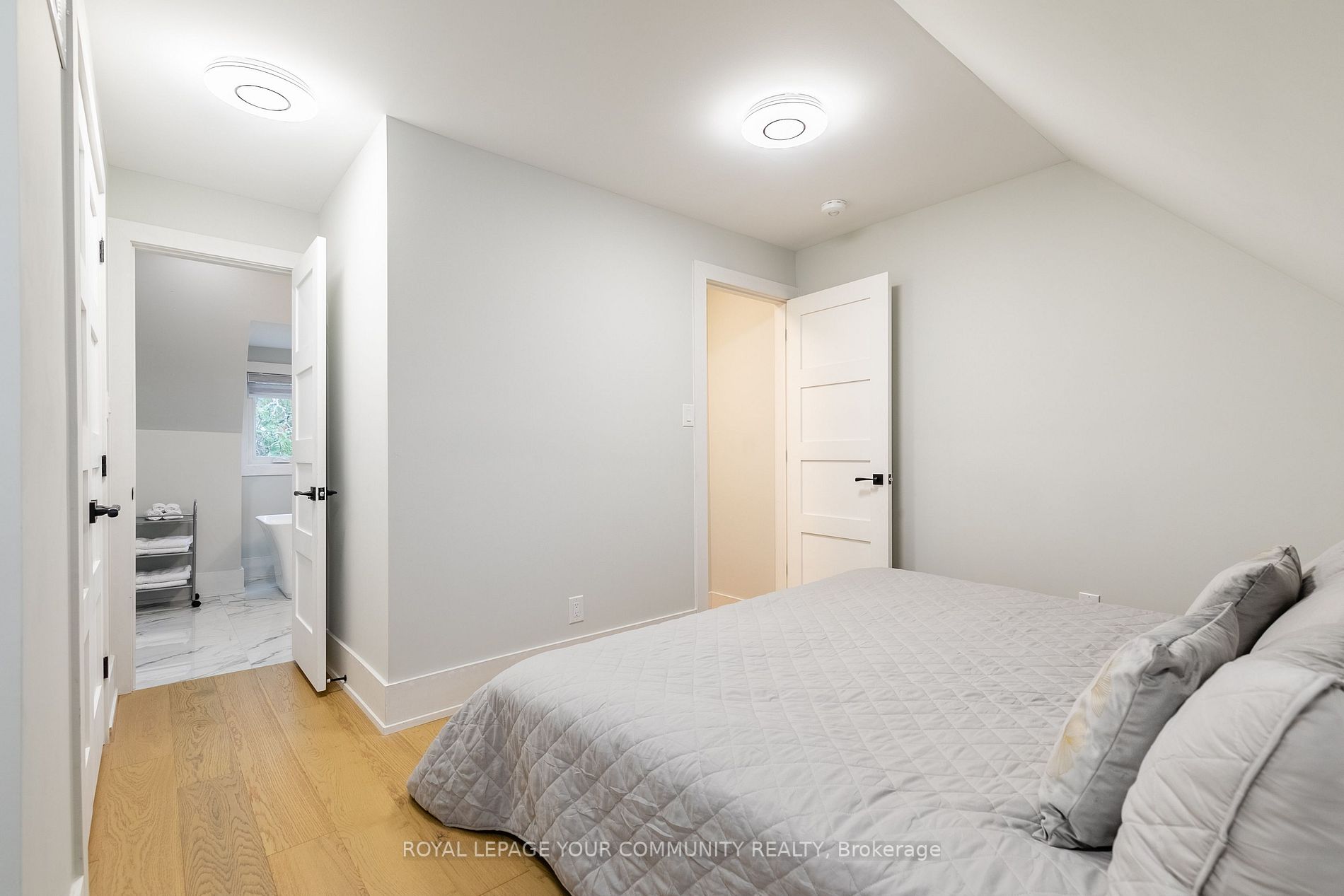 223 Manning Ave