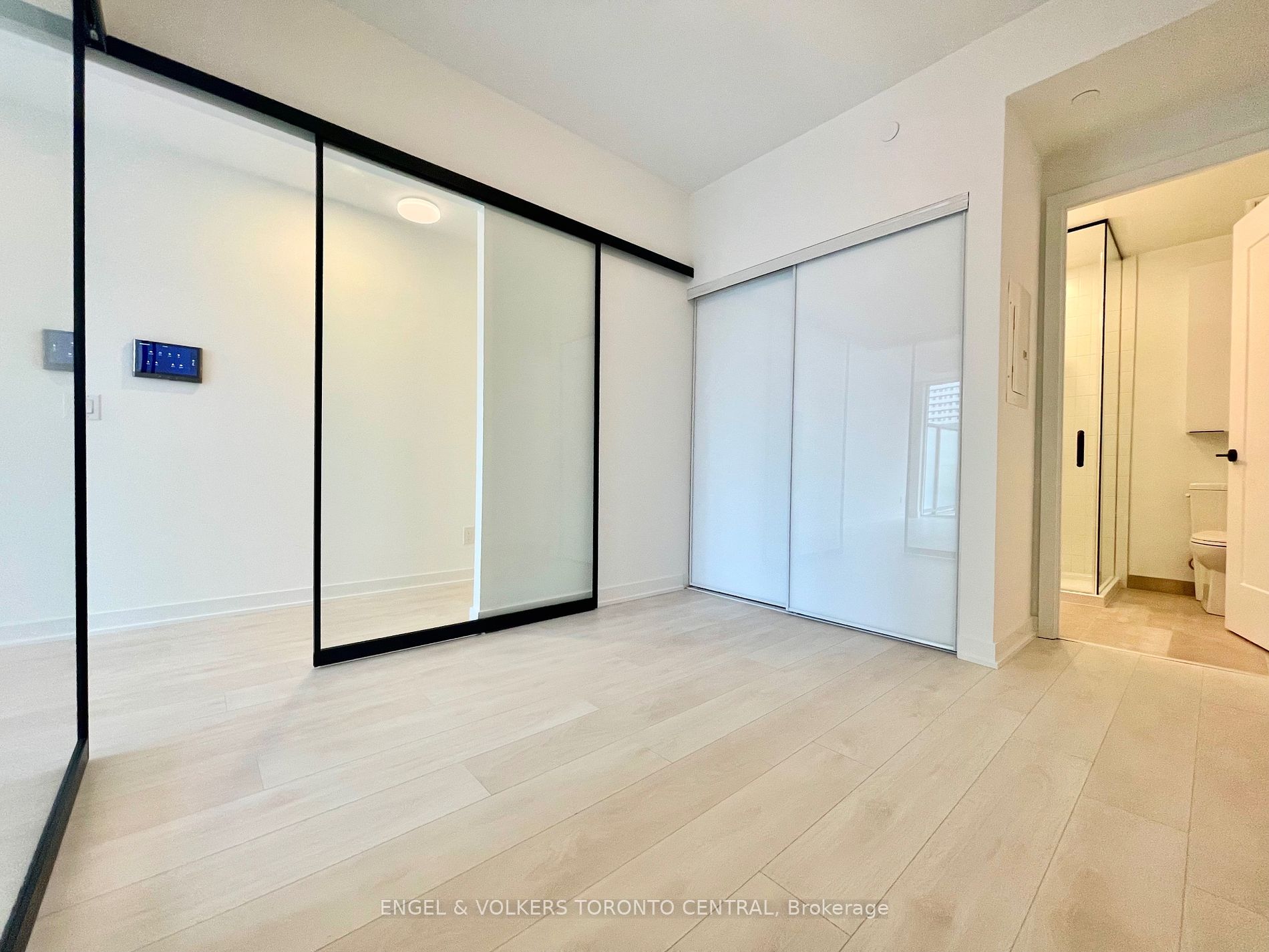 5 Defries St, #516