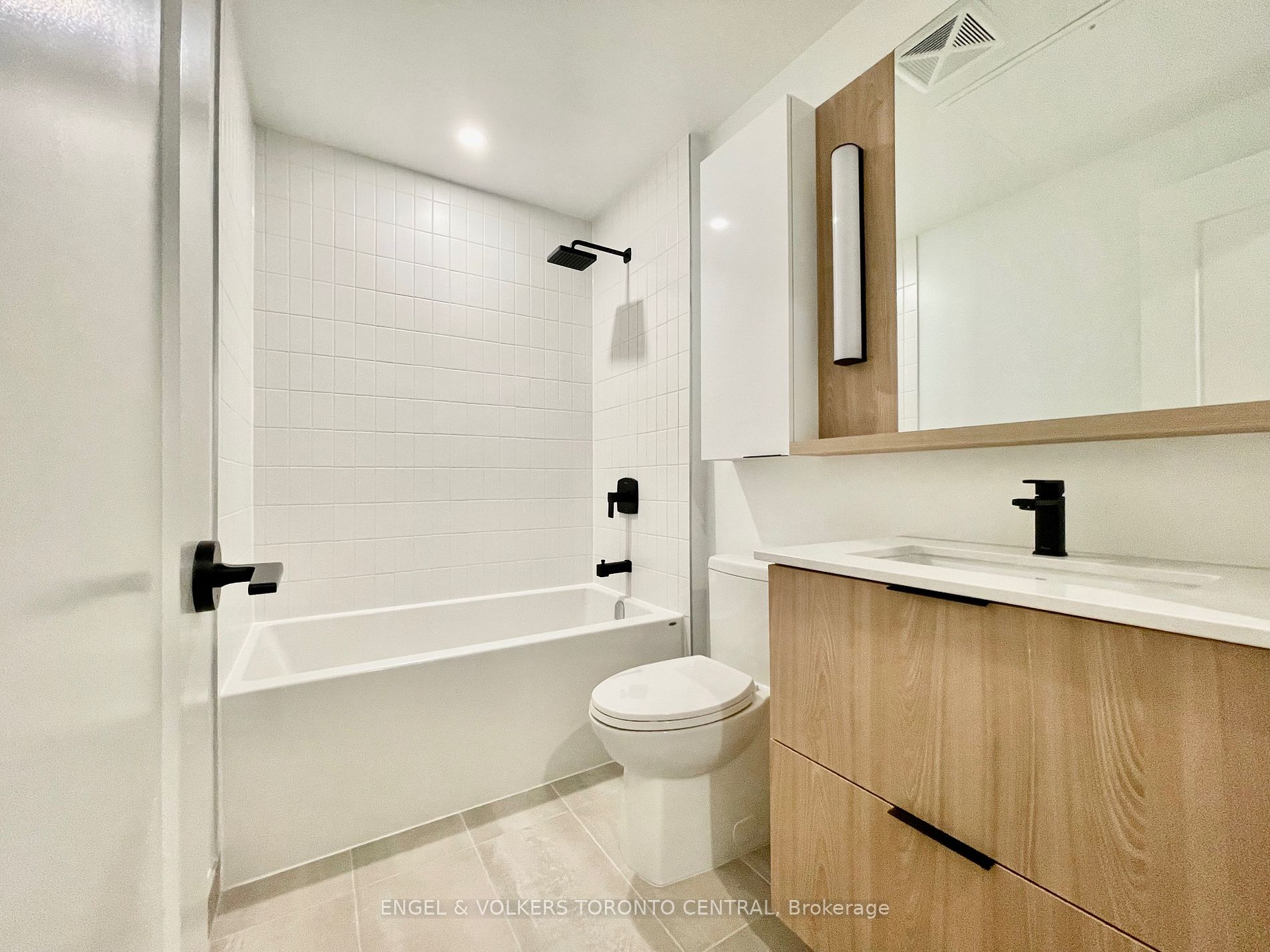 5 Defries St, #516