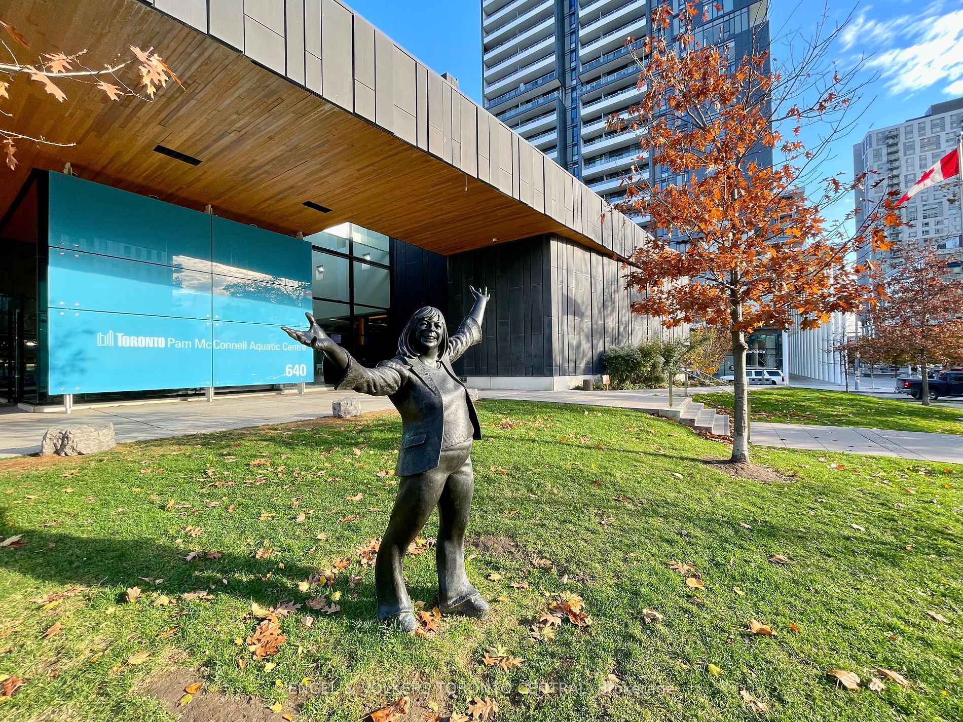 5 Defries St, #516