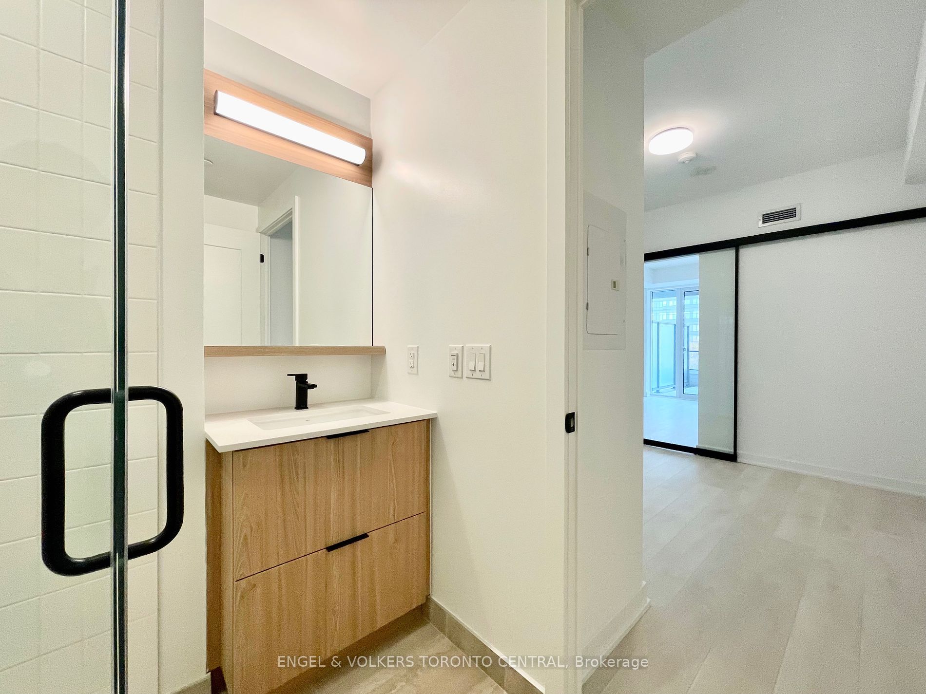 5 Defries St, #516