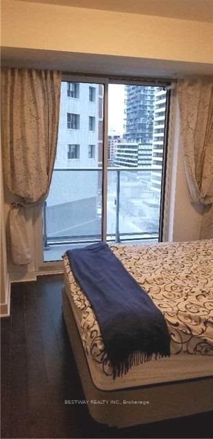58 Orchard View Blvd, #706