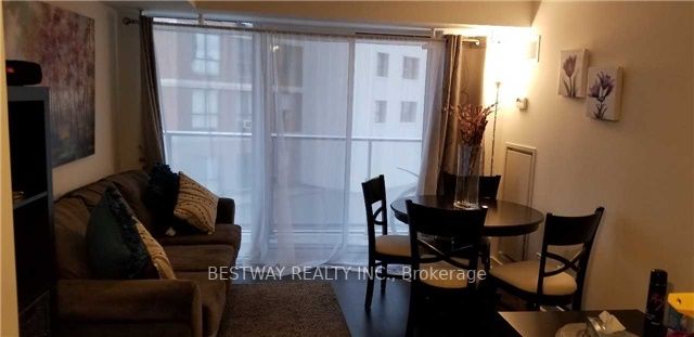 58 Orchard View Blvd, #706