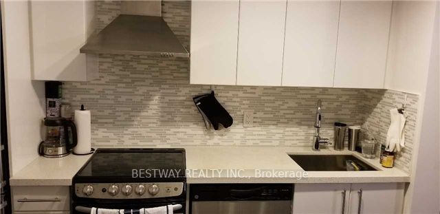 58 Orchard View Blvd, #706