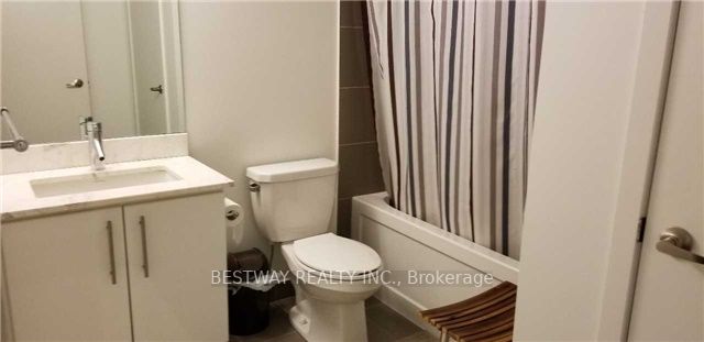 58 Orchard View Blvd, #706