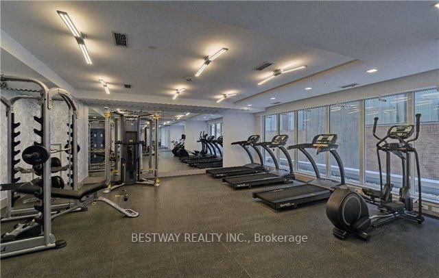 58 Orchard View Blvd, #706