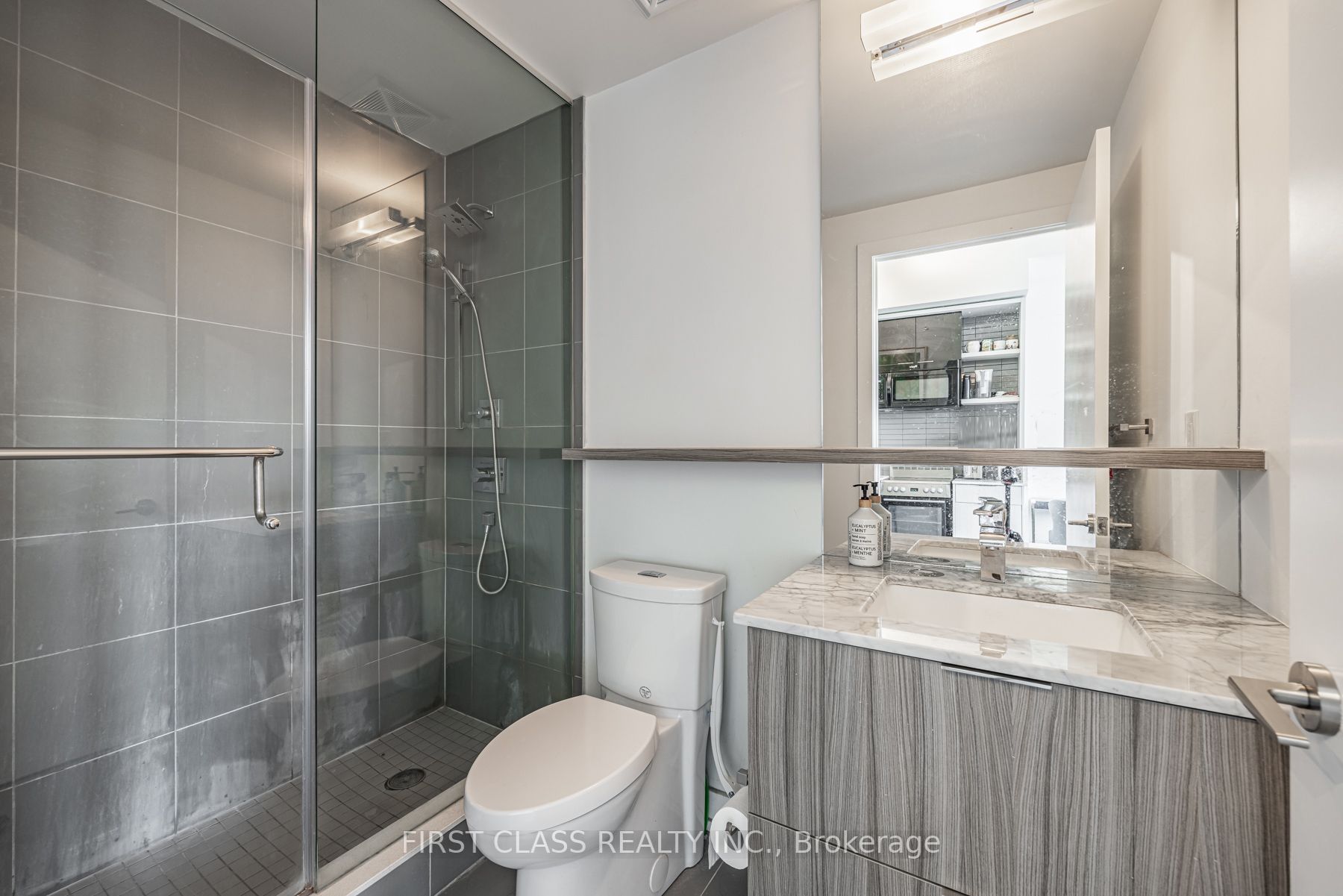6 Parkwood Ave, #501