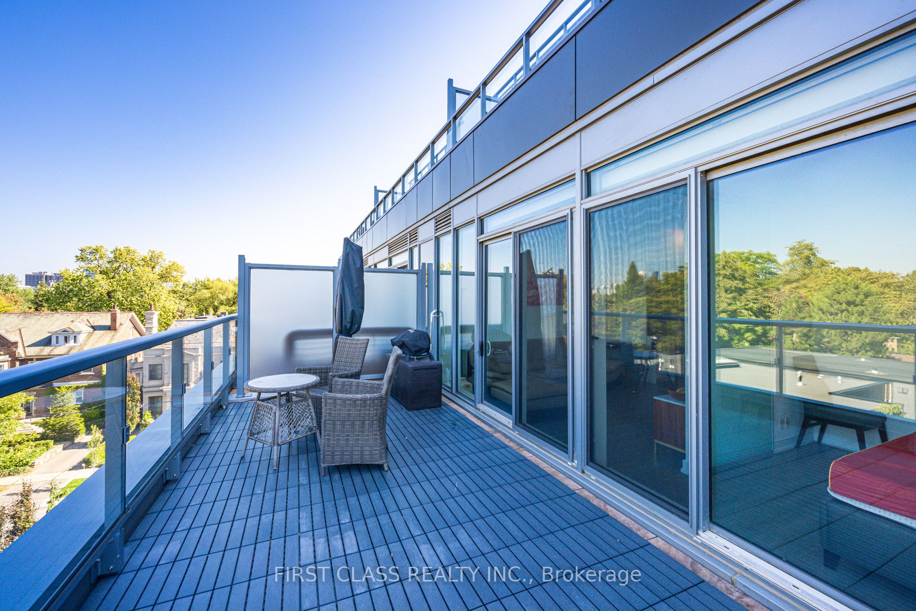 6 Parkwood Ave, #501