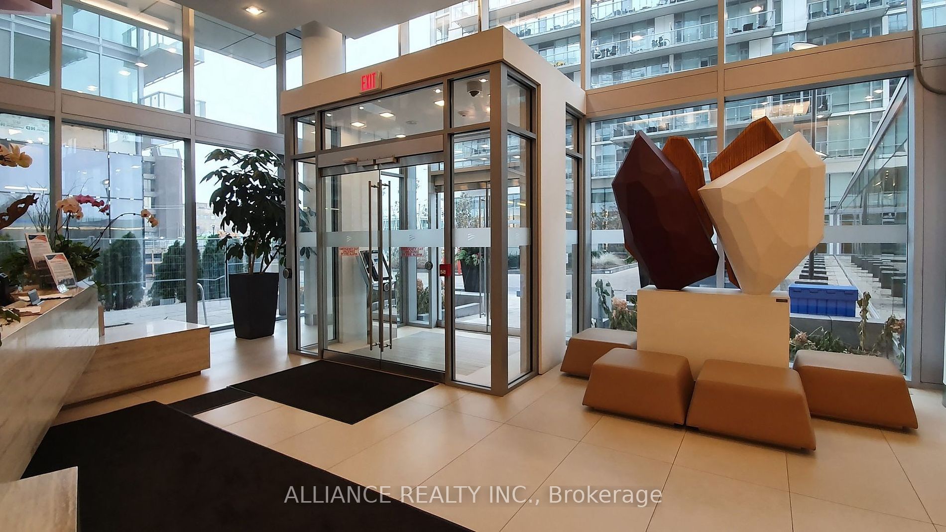 29 Queens Quay E, #813