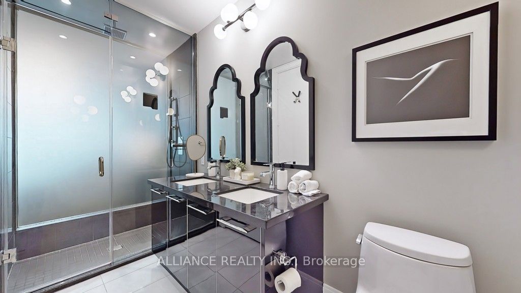 29 Queens Quay E, #813