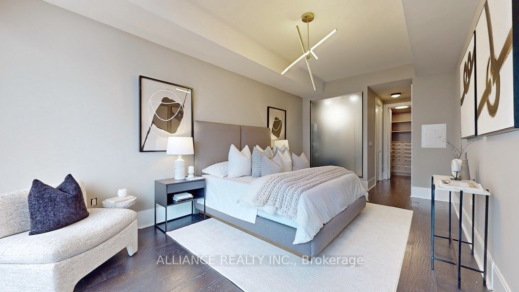 29 Queens Quay E, #813