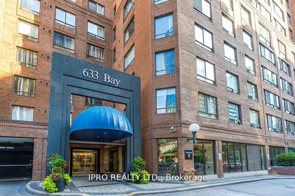 633 Bay St, #2403