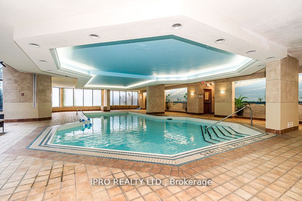 633 Bay St, #2403