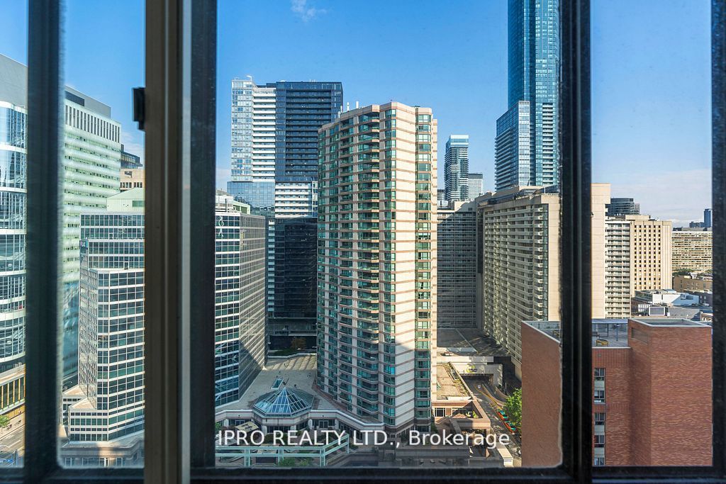 633 Bay St, #2403