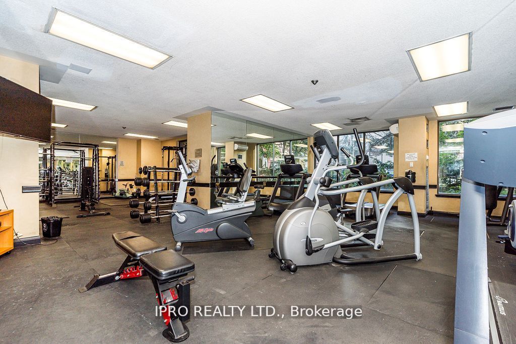 633 Bay St, #2403
