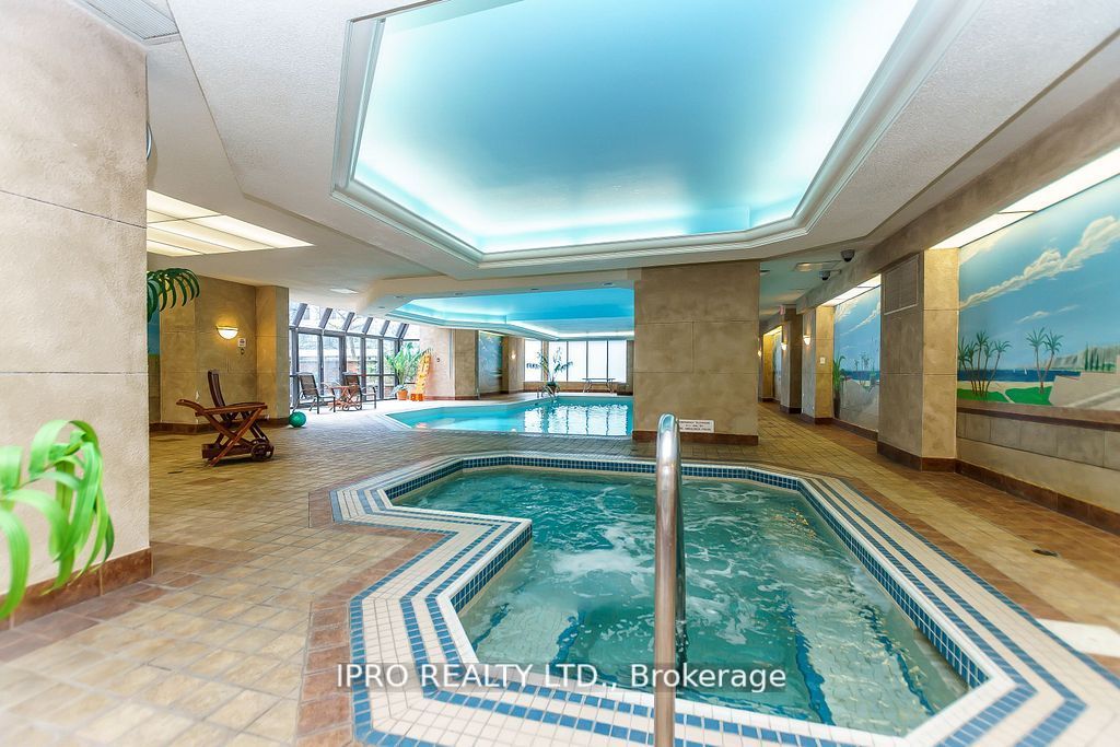 633 Bay St, #2403