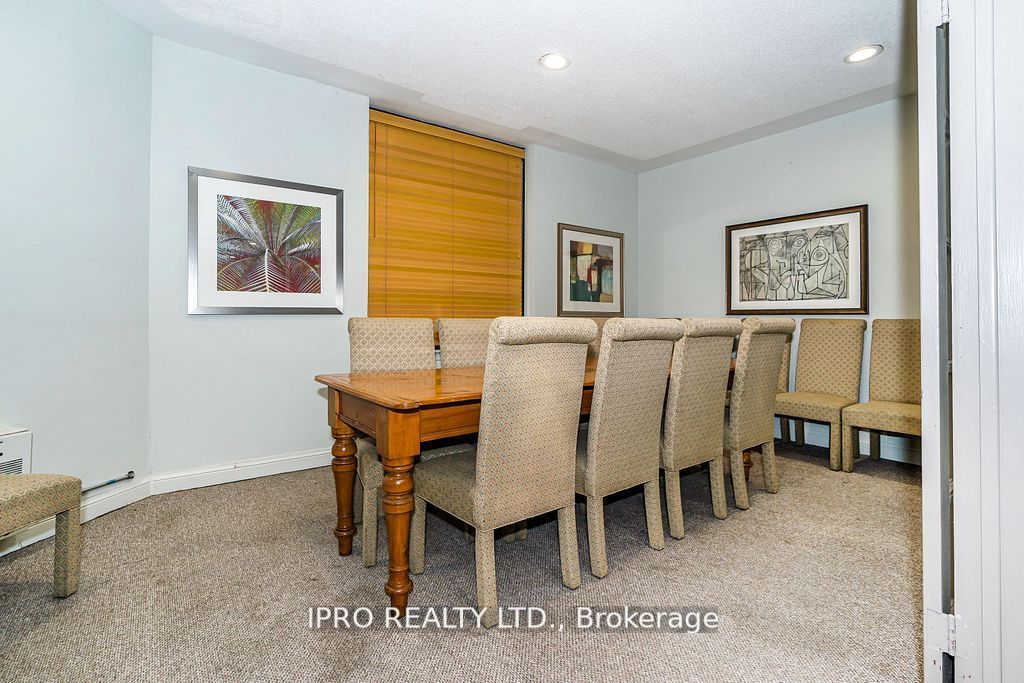 633 Bay St, #2403