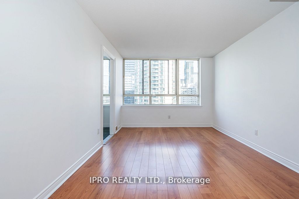 633 Bay St, #2403