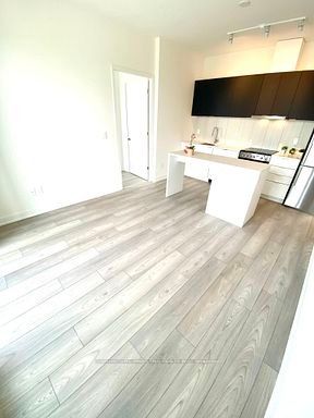 8 Tippett Rd, #1017