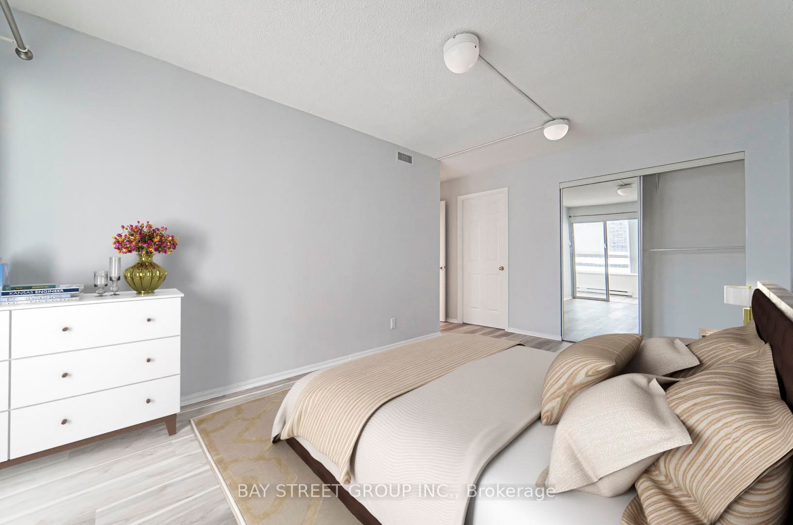 44 Gerrard St W, #1102