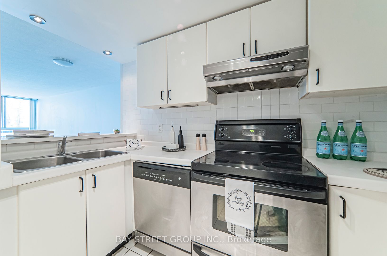 44 Gerrard St W, #1102