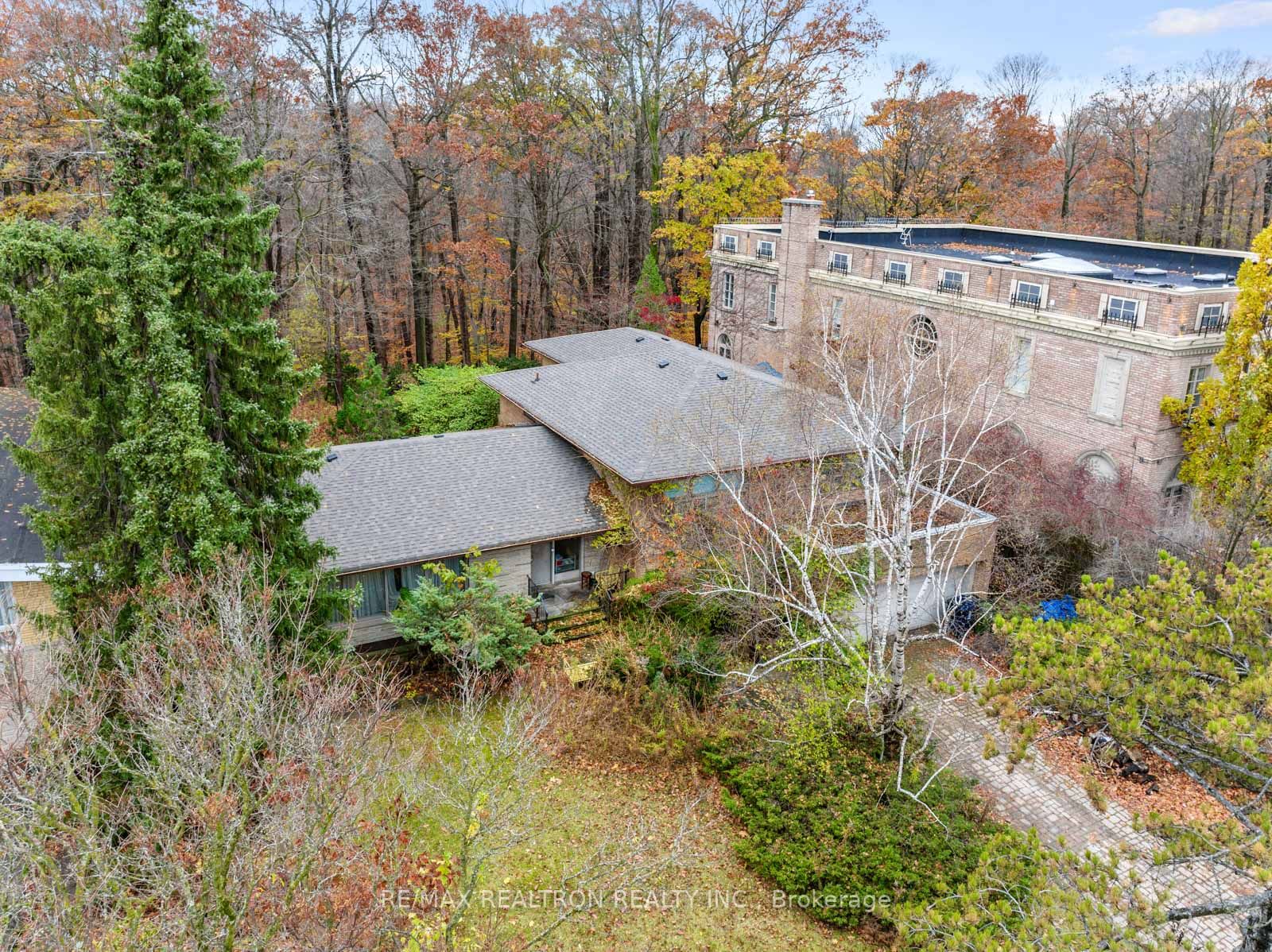 49 Timberlane Dr