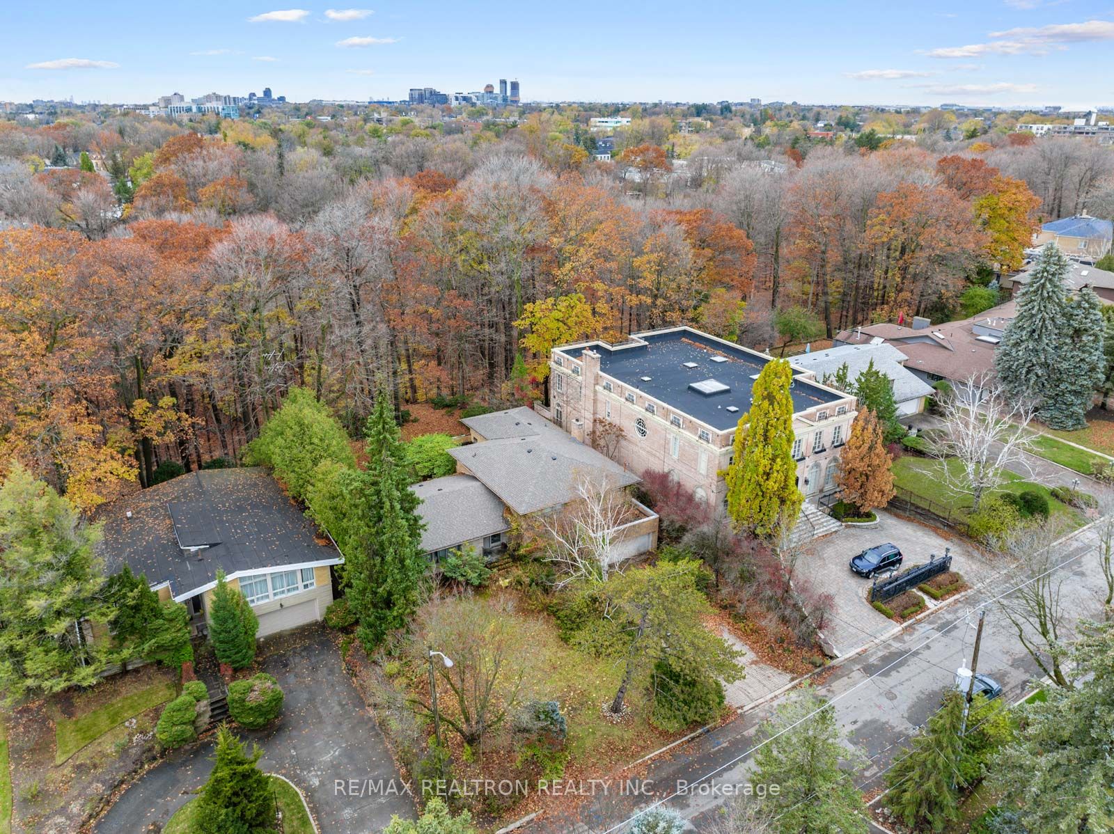 49 Timberlane Dr