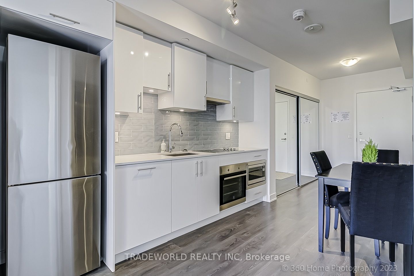 99 Broadway Ave, #2101