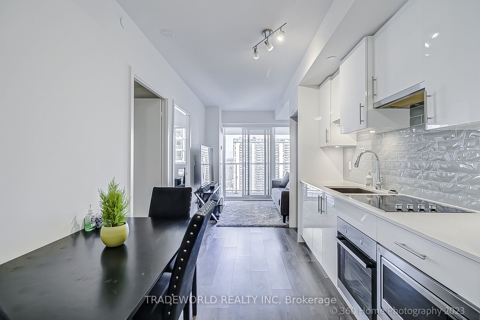 99 Broadway Ave, #2101