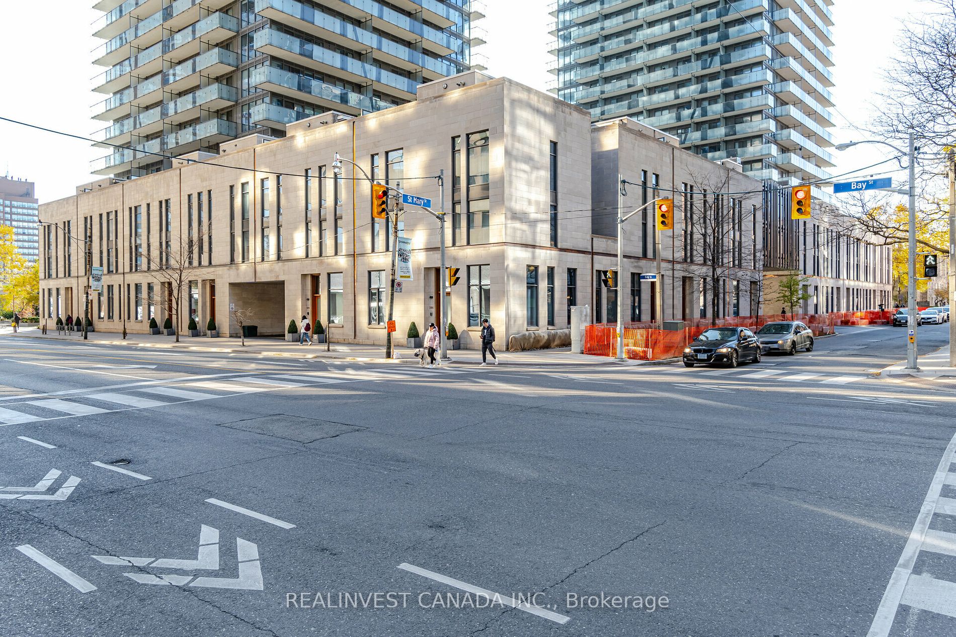 1086 Bay St, #16
