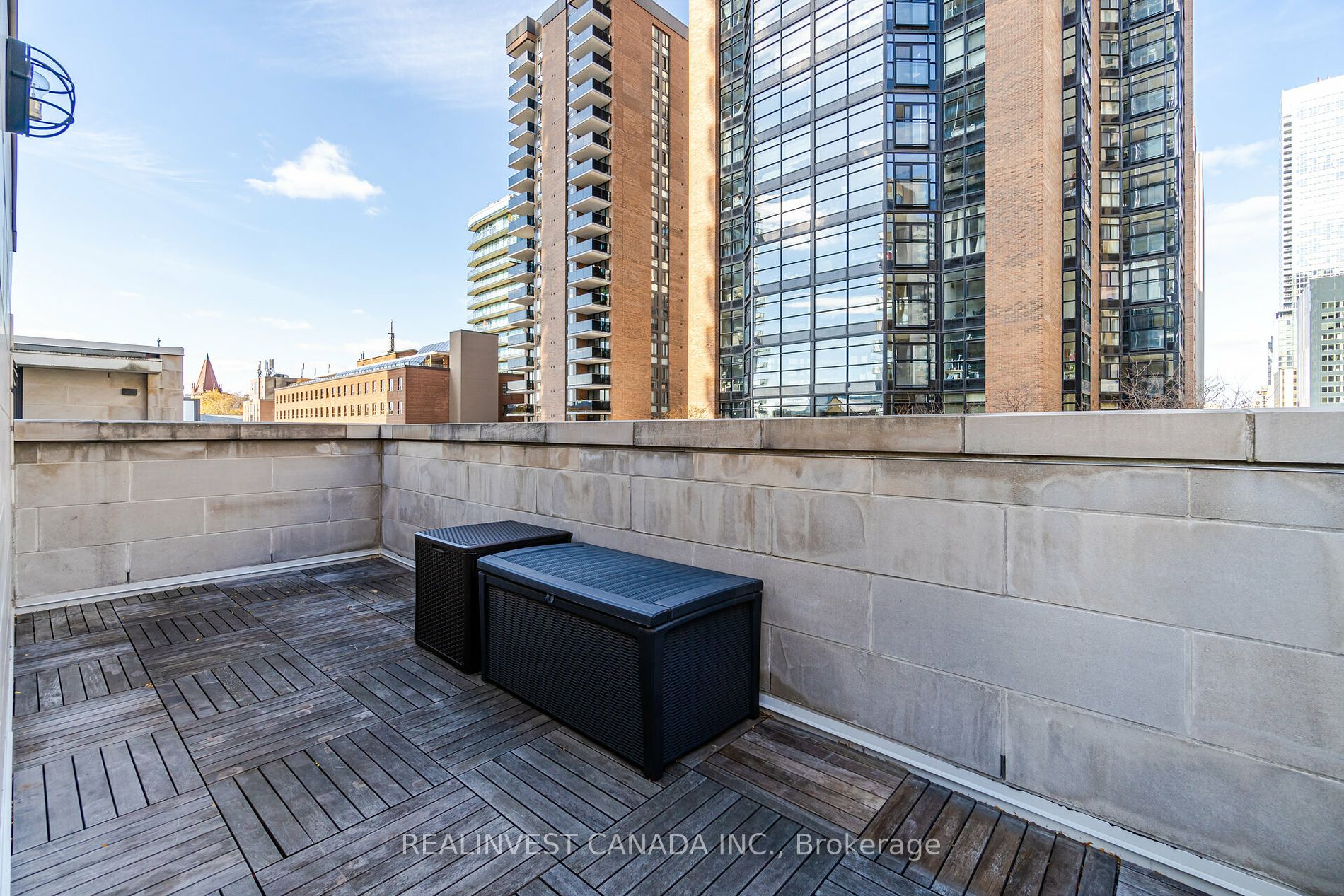 1086 Bay St, #16