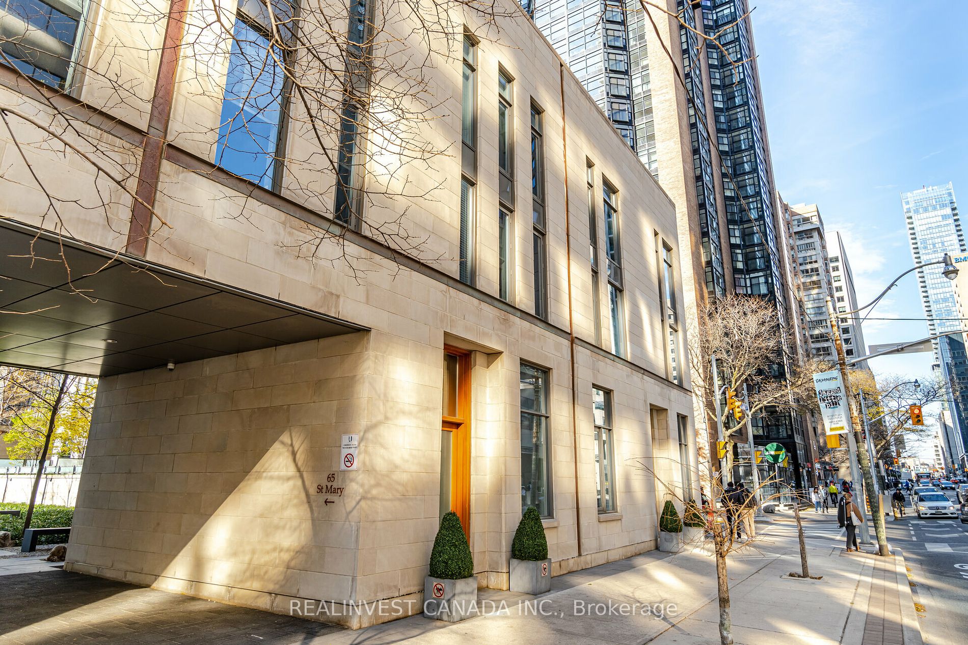 1086 Bay St, #16