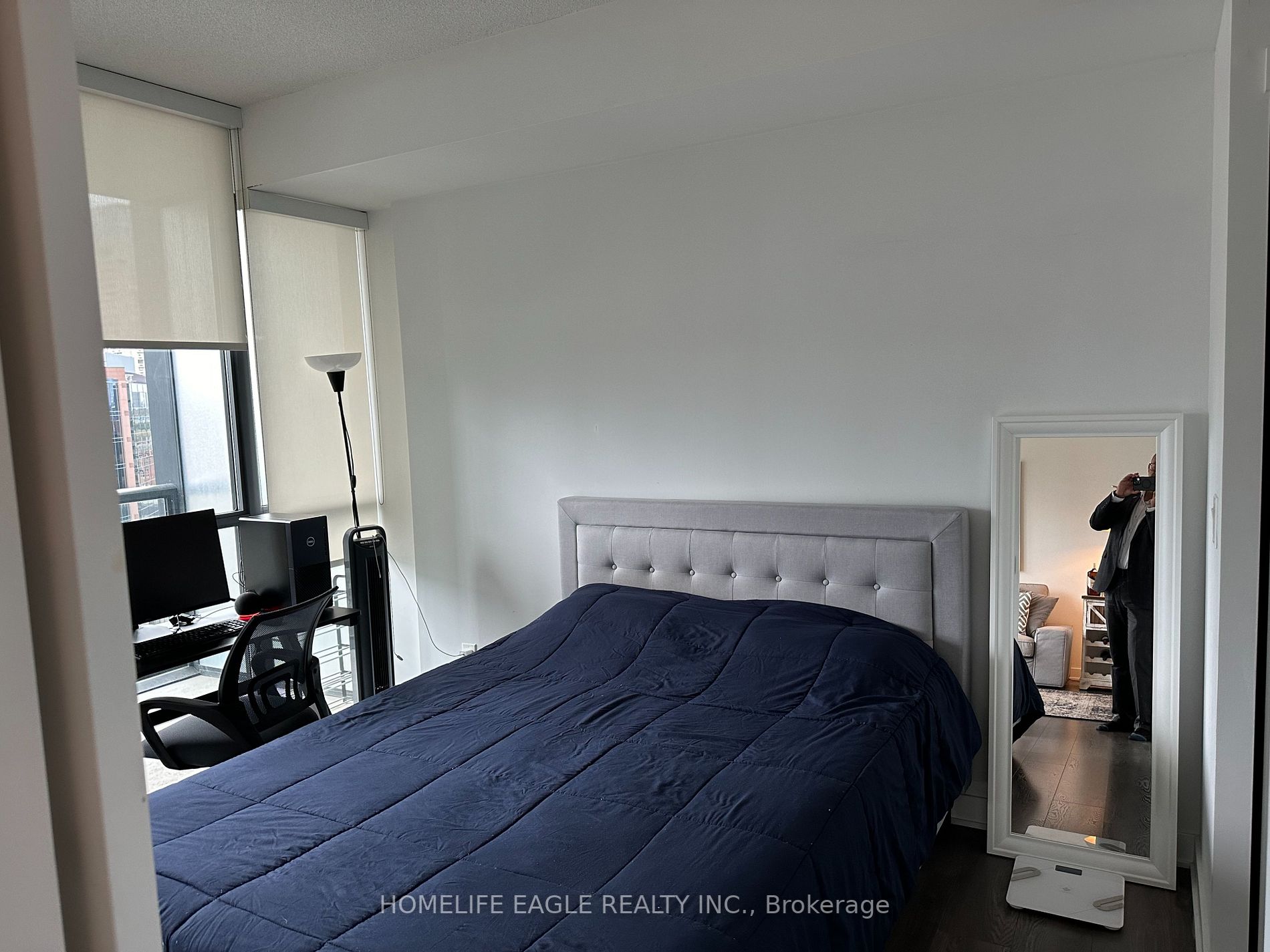 110 Charles St E, #2305
