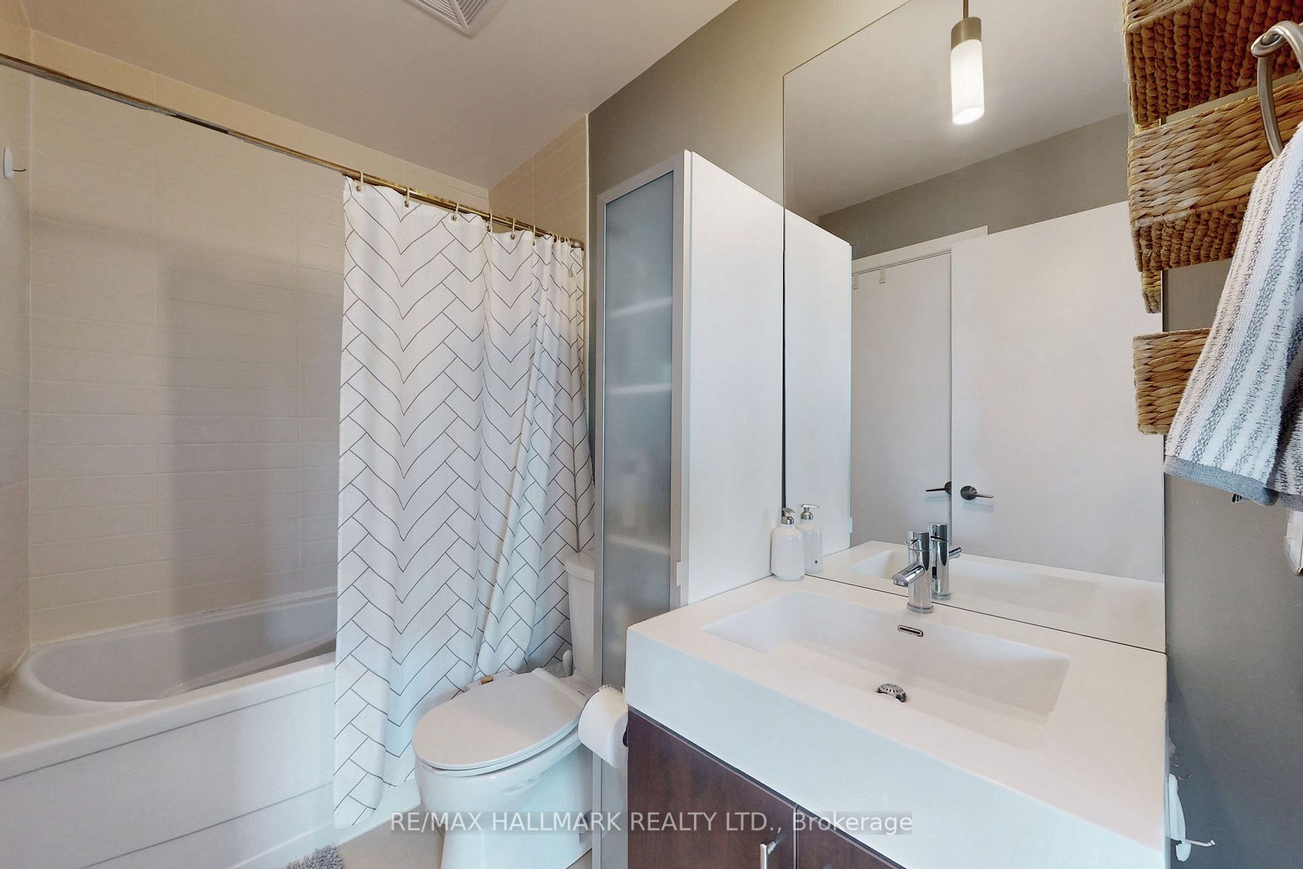 112 George St, #1208