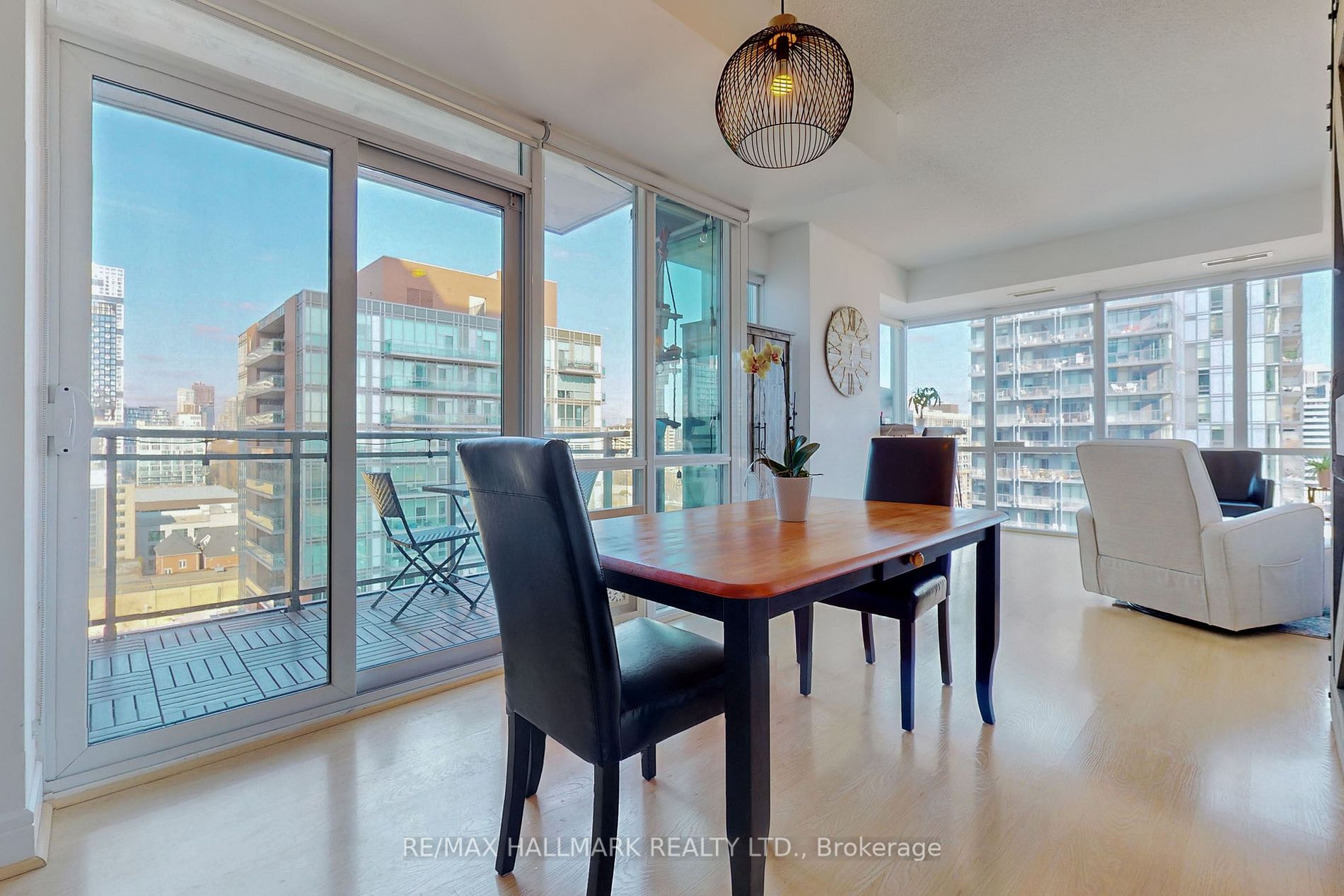 112 George St, #1208