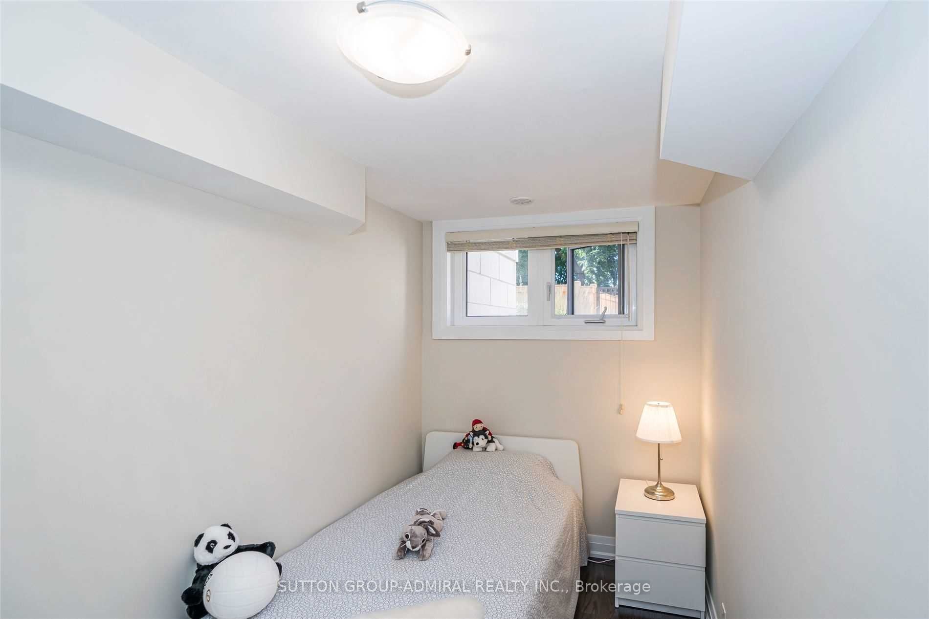 23 Eldora Ave, #102