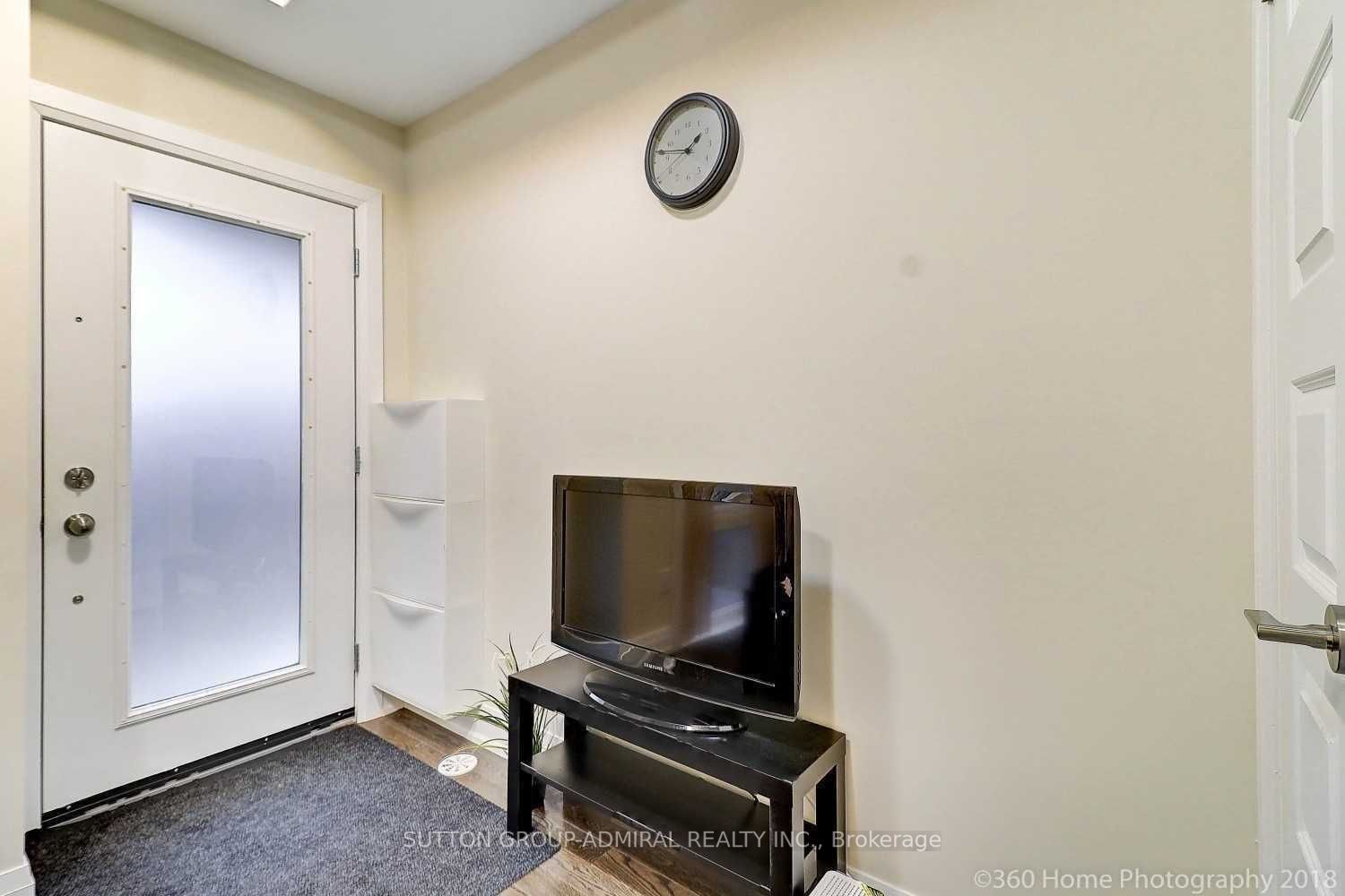 23 Eldora Ave, #102