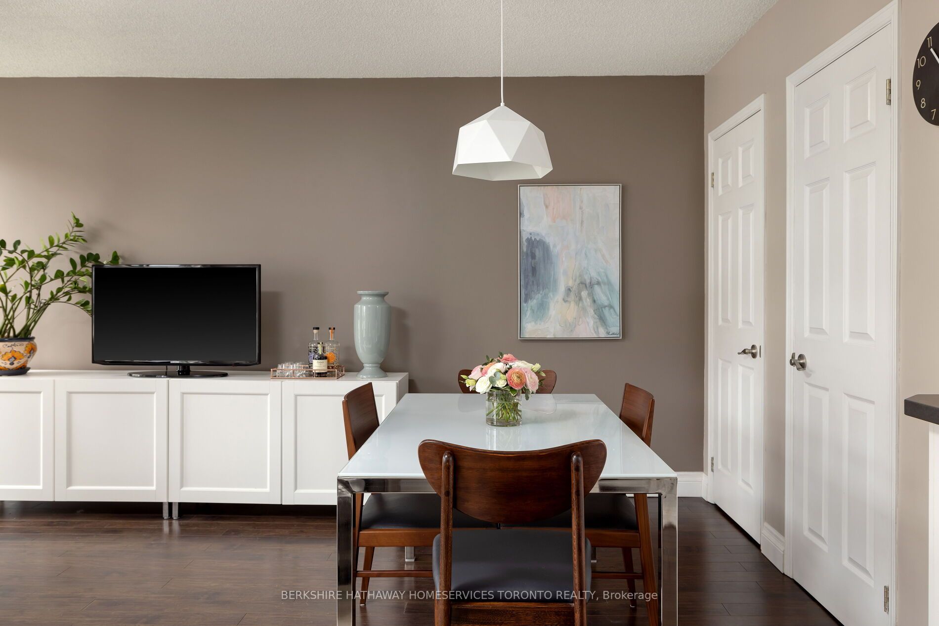 7 Broadway Ave, #503