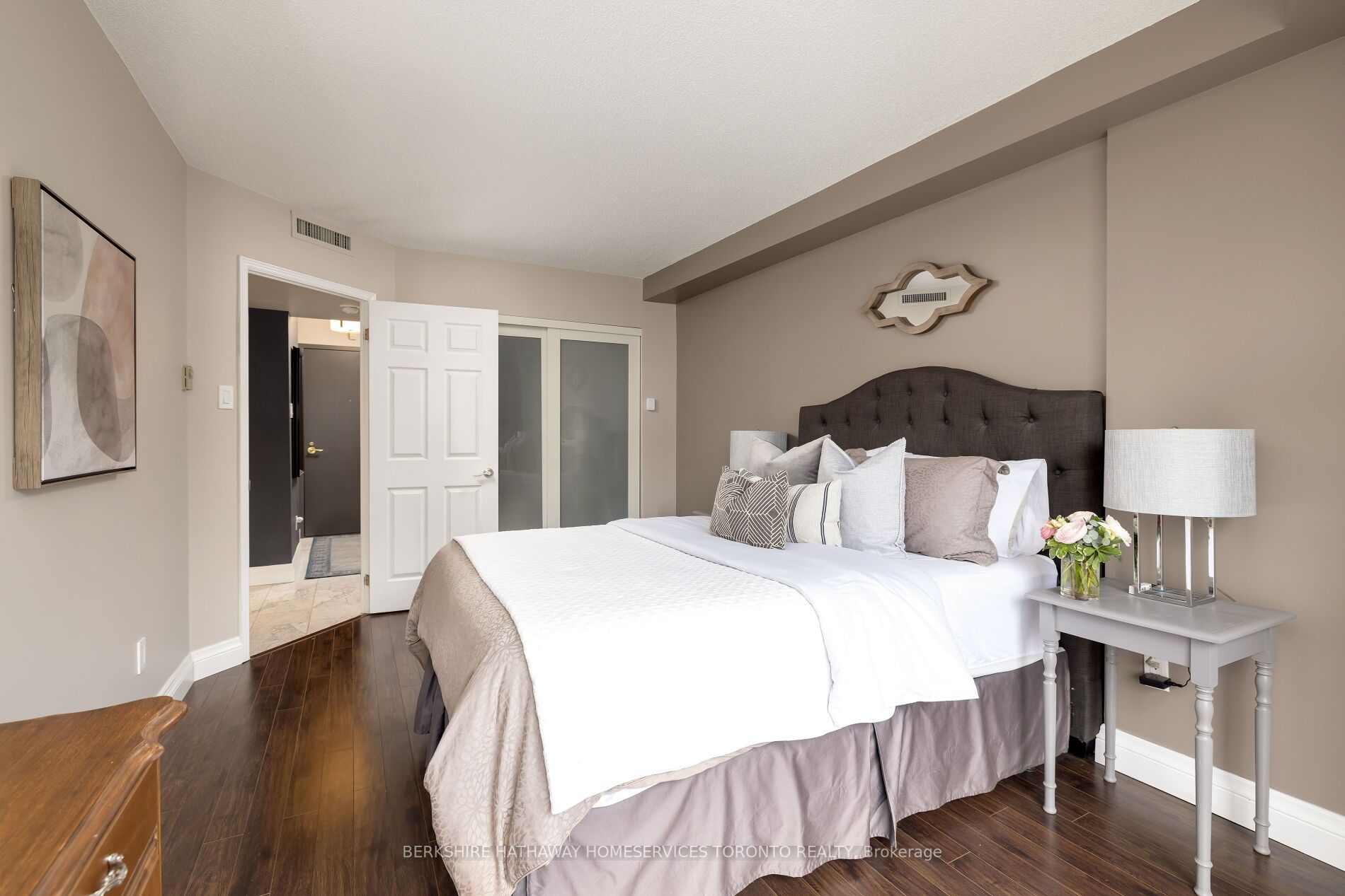 7 Broadway Ave, #503