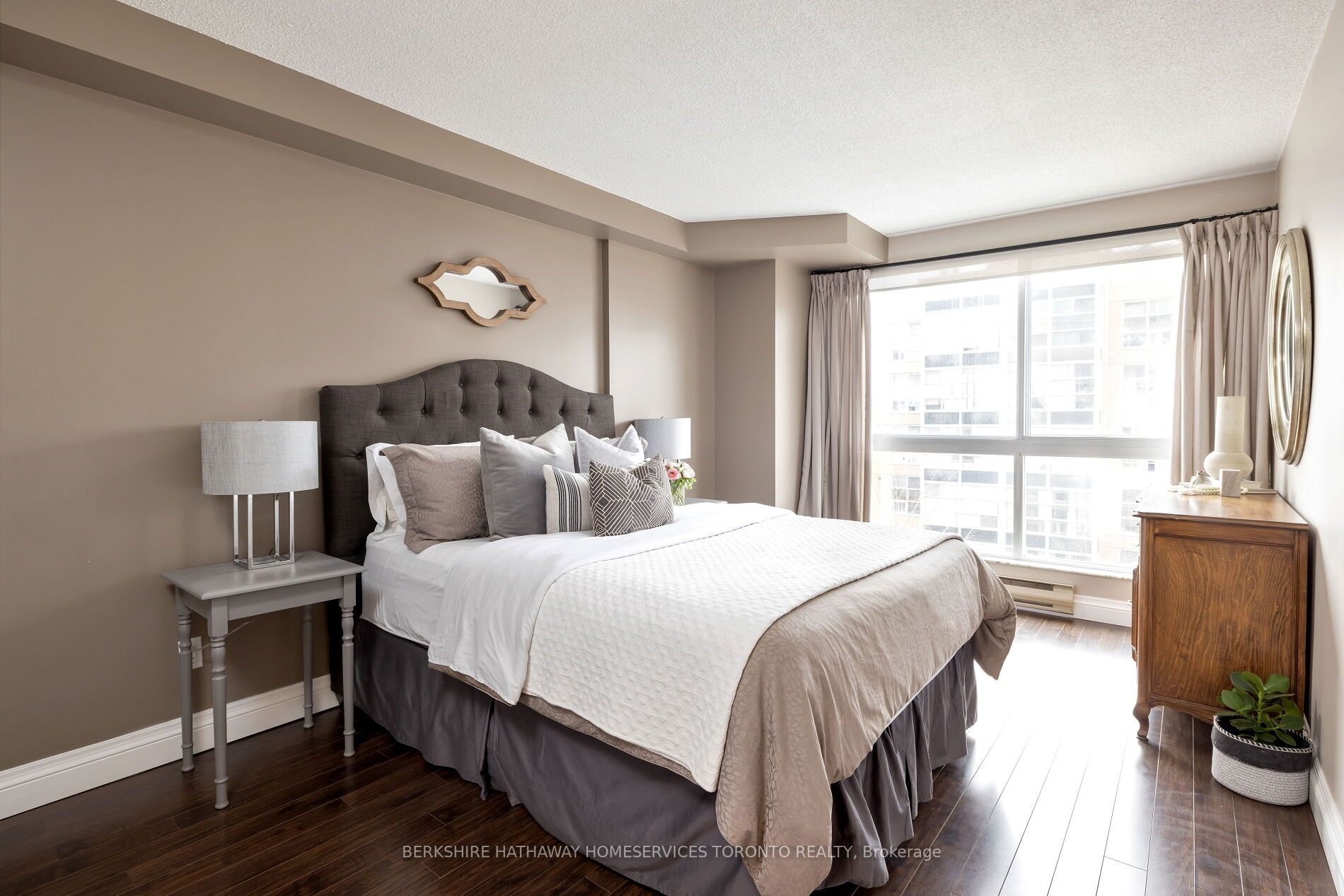 7 Broadway Ave, #503