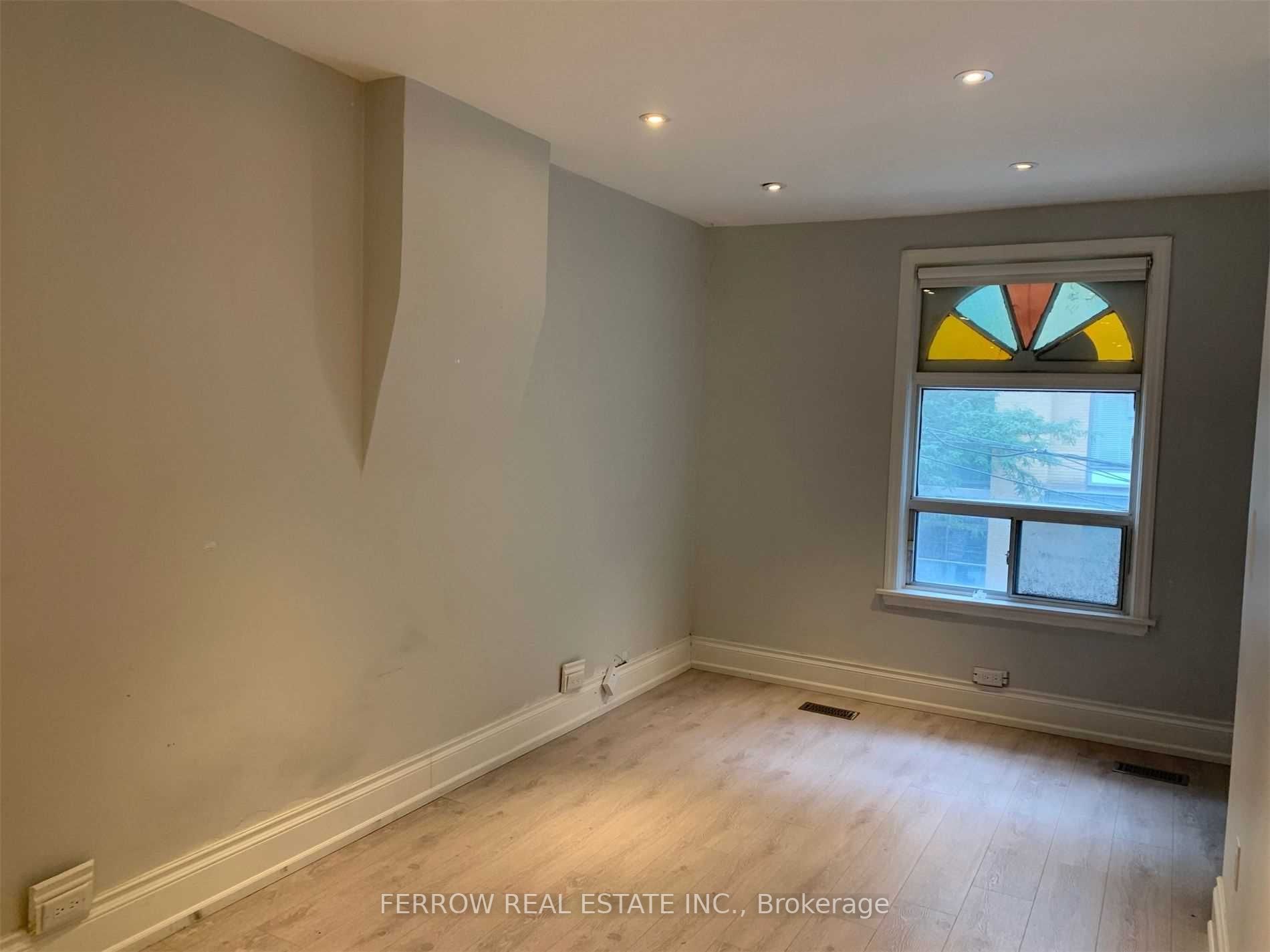 26 Scollard St