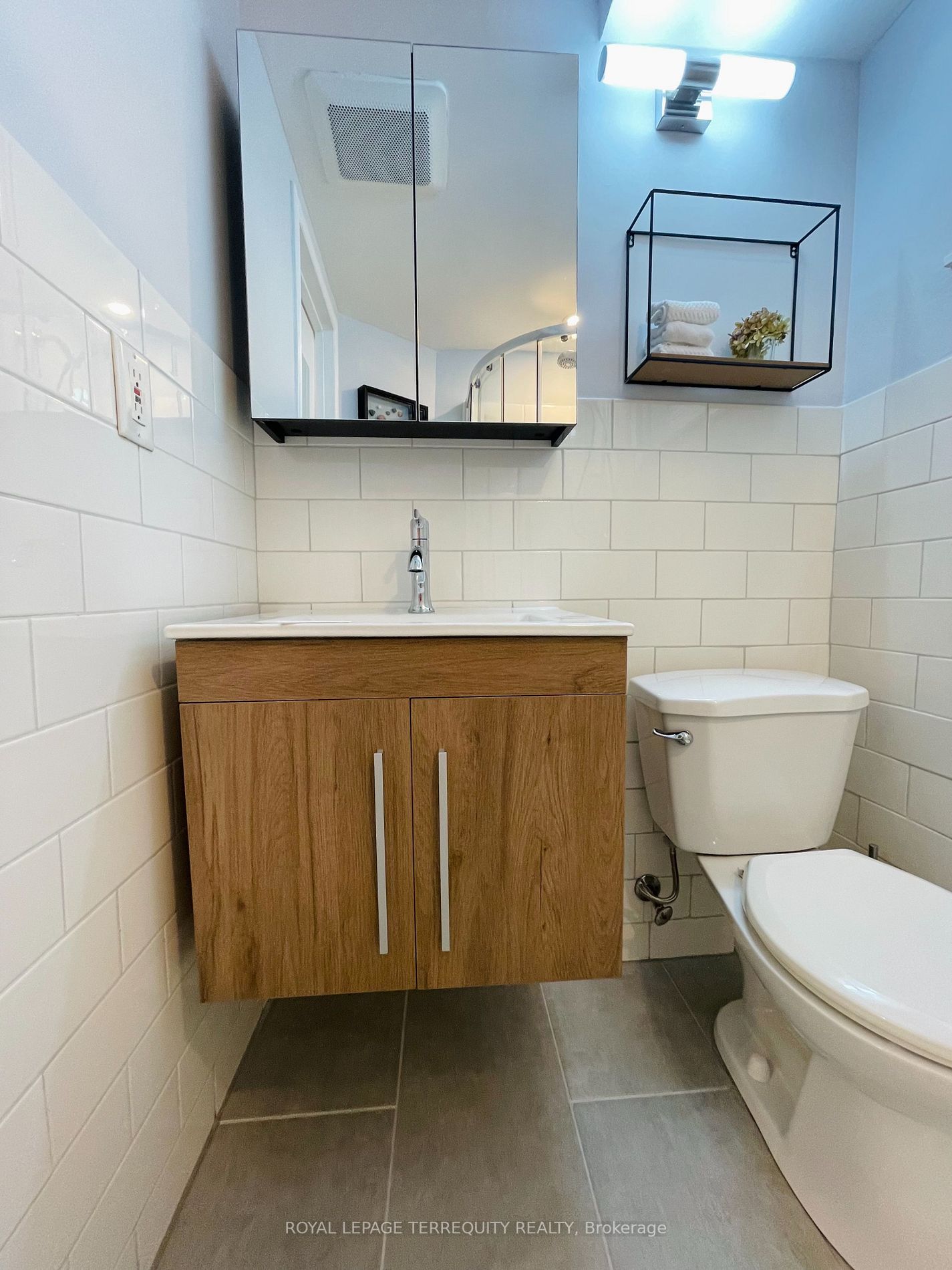 51 Garthdale Crt, #Lower