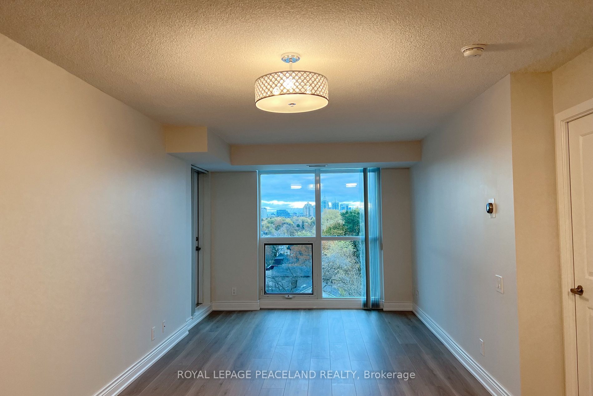 17 Anndale Dr, #808