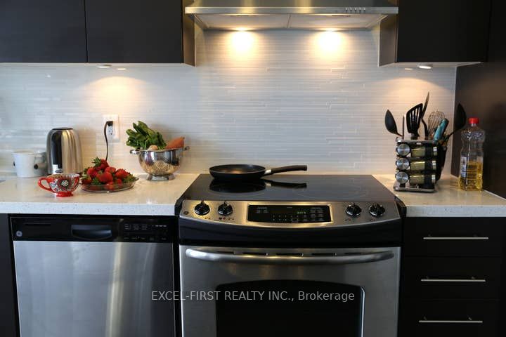 58 Orchard View Blvd, #2008