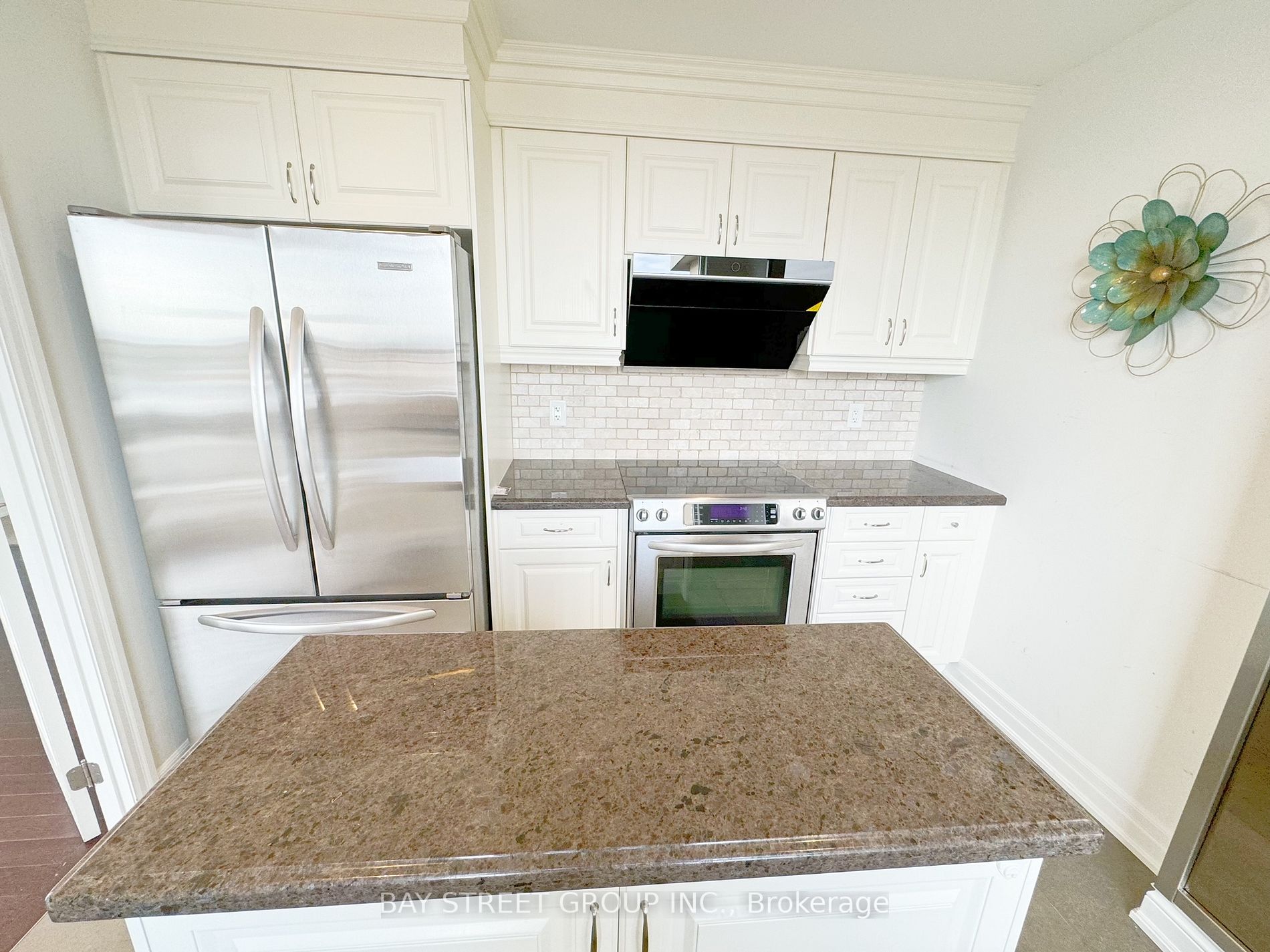 23 Rean Dr, #705