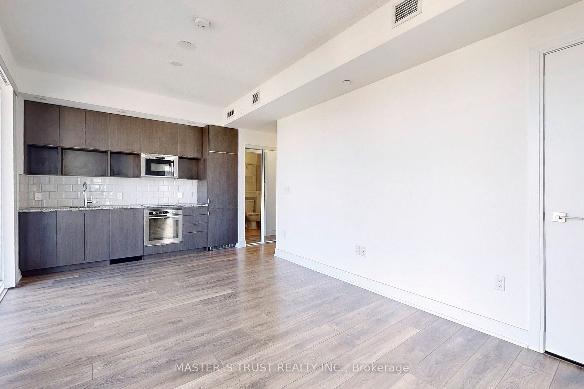 89 Mcgill St, #2405