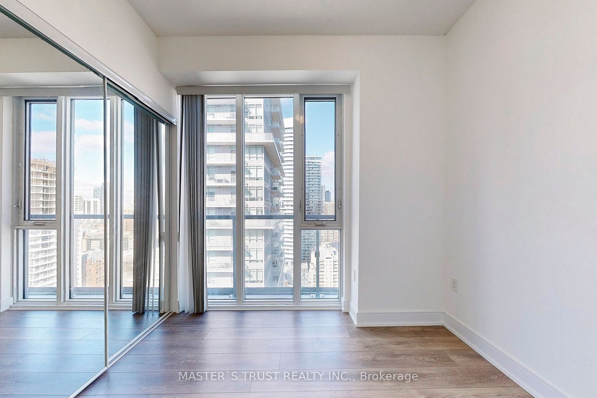 89 Mcgill St, #2405