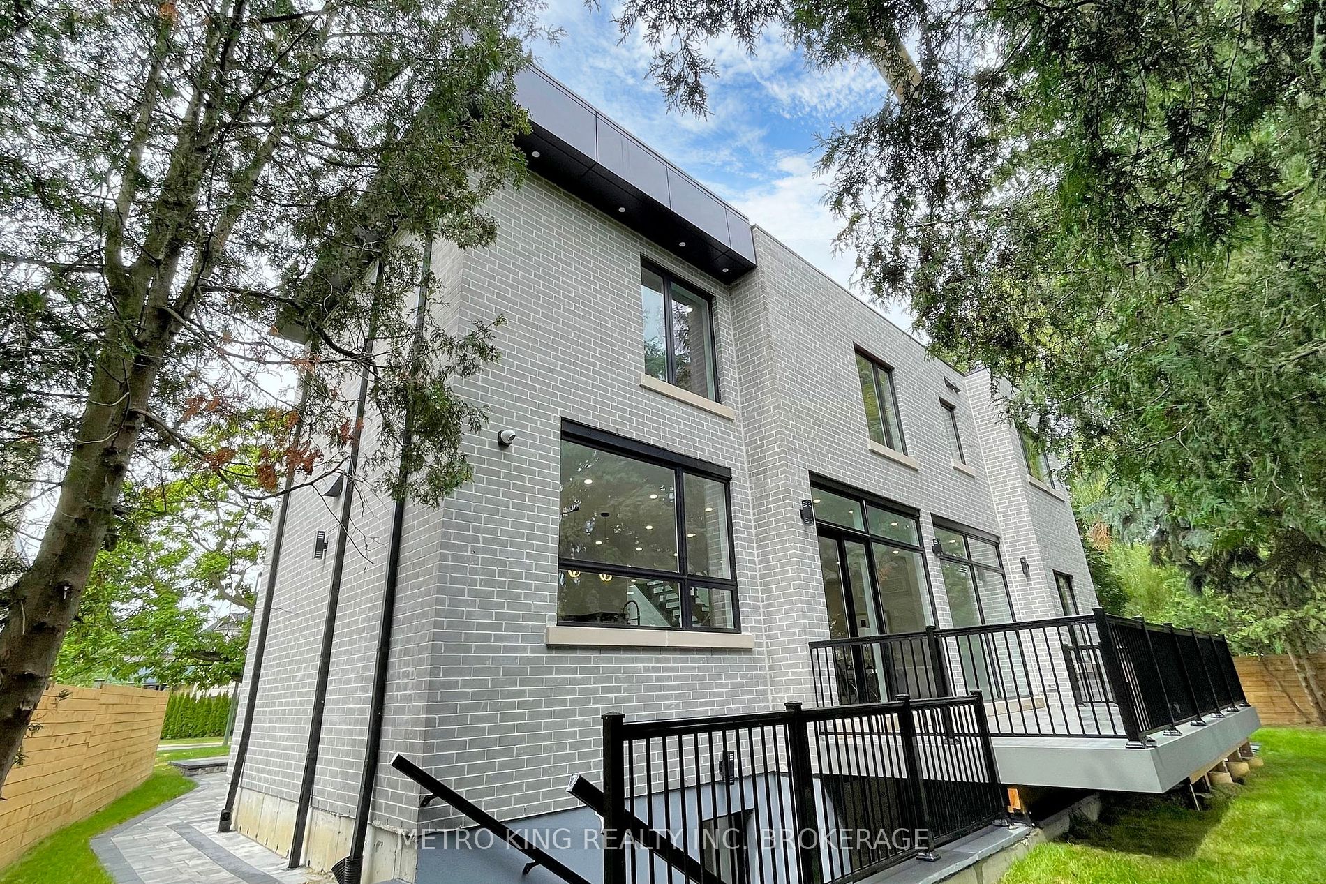29 Briarfield Dr