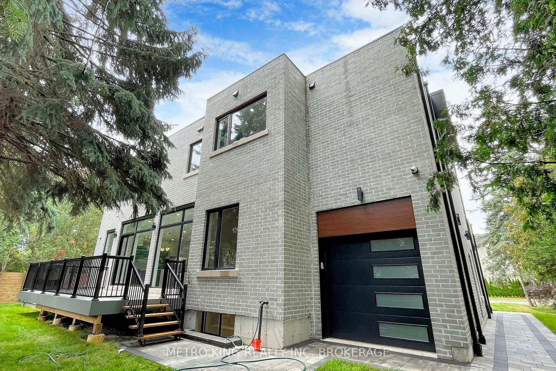 29 Briarfield Dr